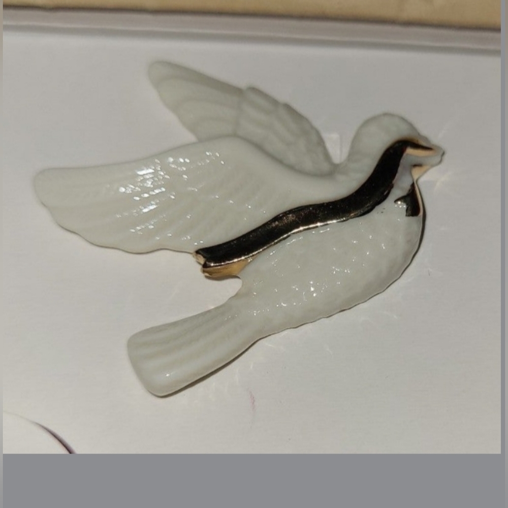 Vintage ~Lenox Porcelain Bonnet & Dove Pin Set - 24KT Gold & Rhinestones - Picture 3 of 6